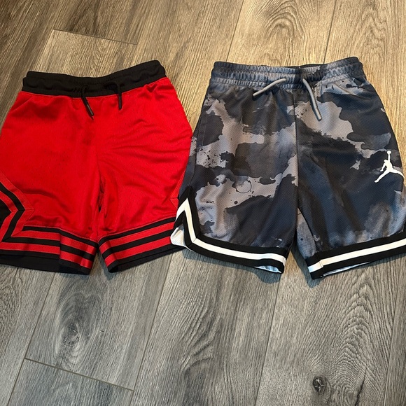 Jordan Kids Red and Black Camo Shorts Set - Picture 1 of 4